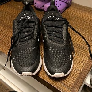 Women’s NIKE AIR 270